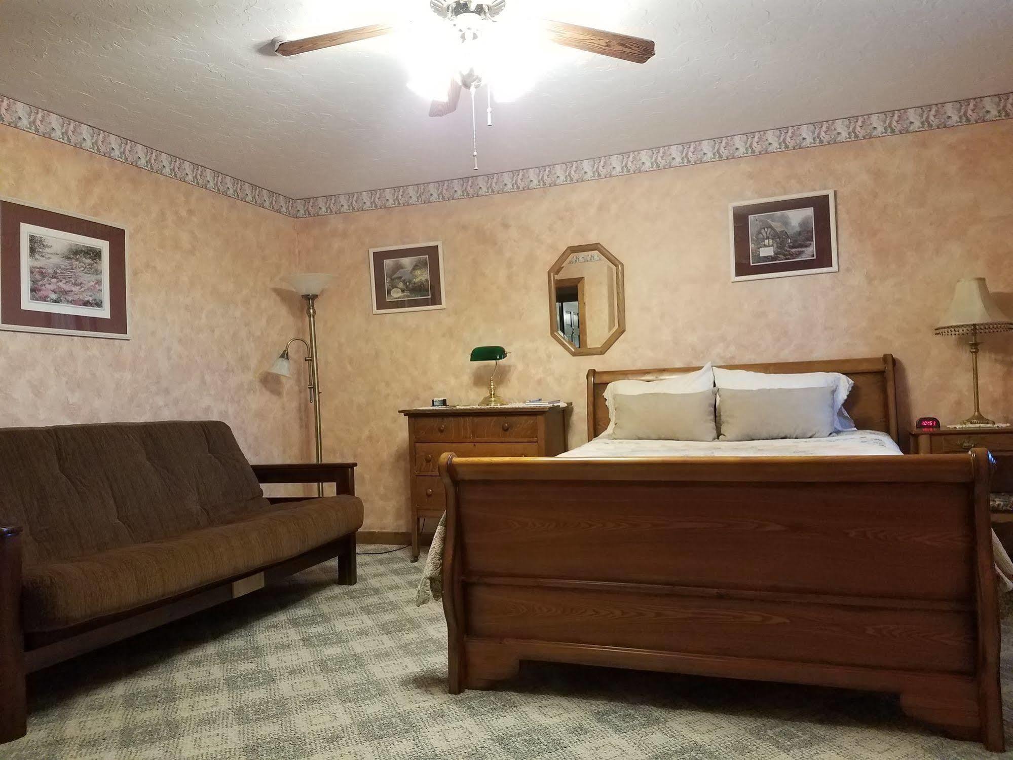 Denali Touch Of Wilderness B&B Healy Bagian luar foto