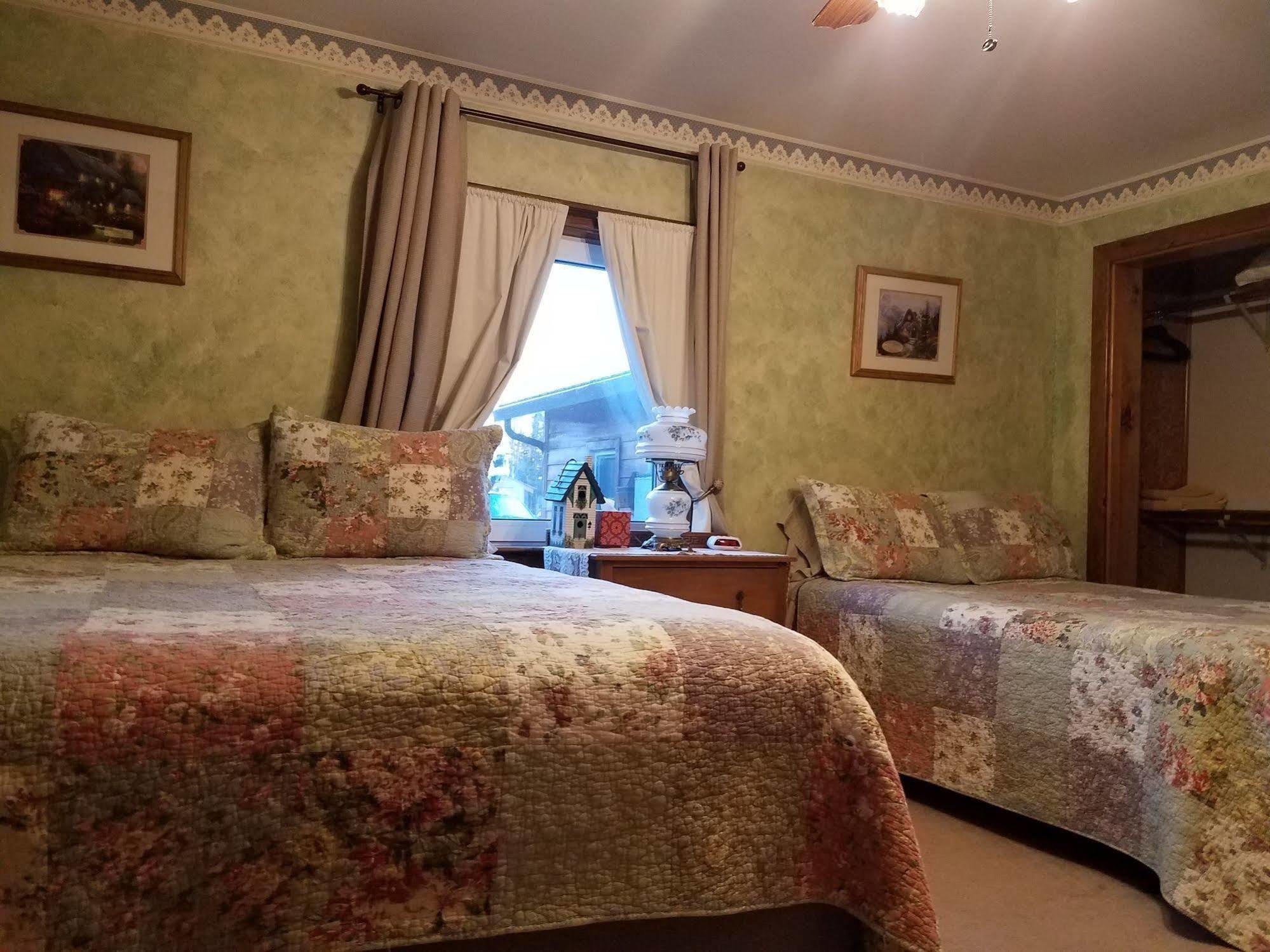 Denali Touch Of Wilderness B&B Healy Bagian luar foto