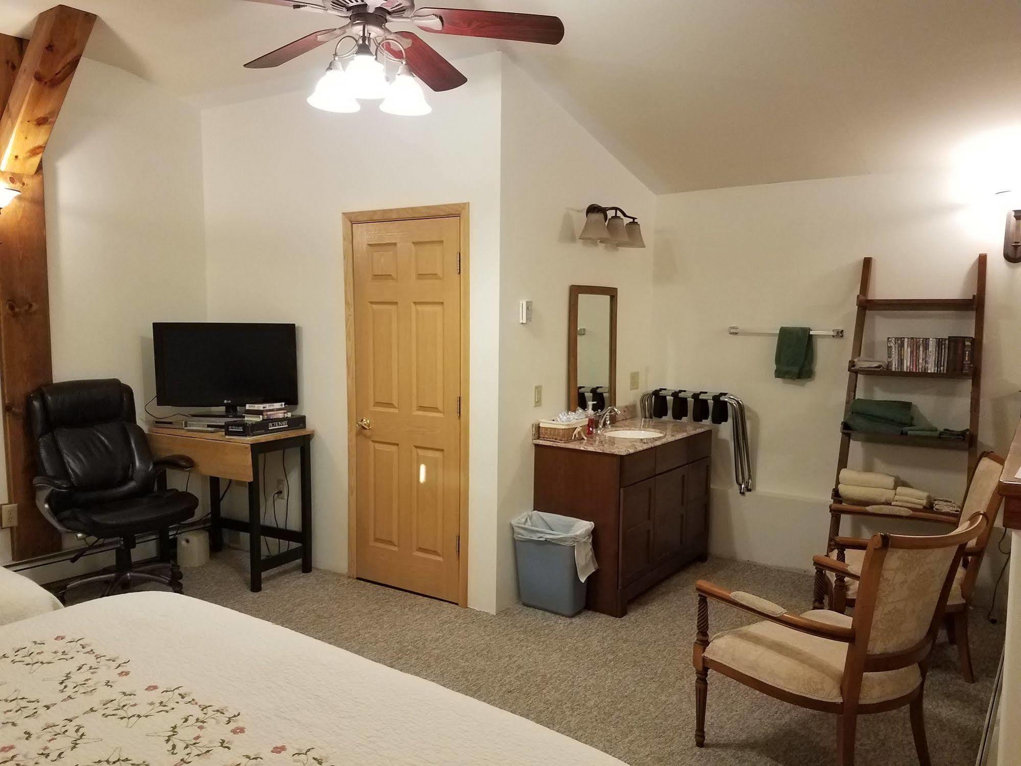 Denali Touch Of Wilderness B&B Healy Bagian luar foto